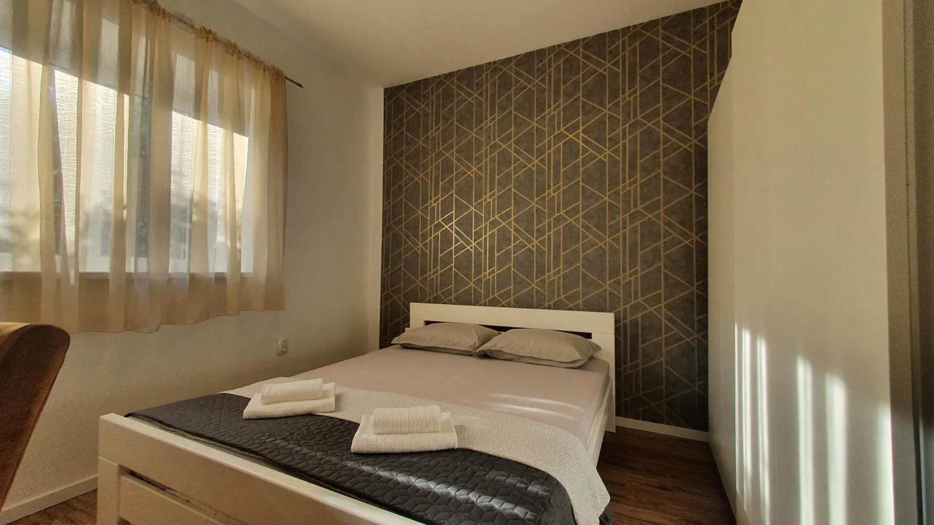 Apartmani Danima Pula 0*,